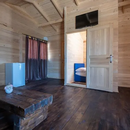 Feral Apartment *